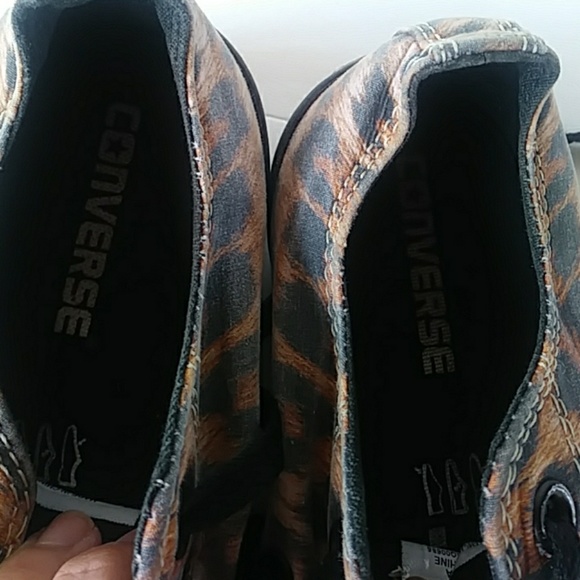 Unisex converse leopard print sneakers - Picture 6 of 7